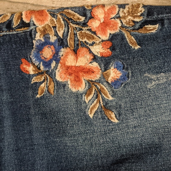 Miss Me Floral Embroidered Skinny Ankle Jeans - Picture 3 of 11